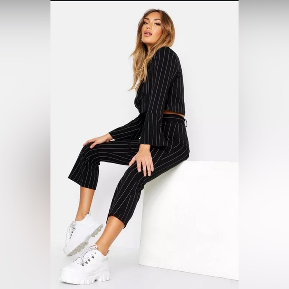 ✨Host pick ✨Fanshion Elegant Black Striped set  with excellent condition - Picture 1 of 8